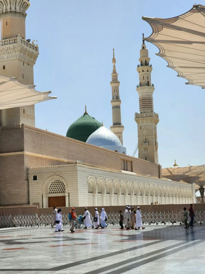 Ziarat Medina with Hajj Umrah Taxi