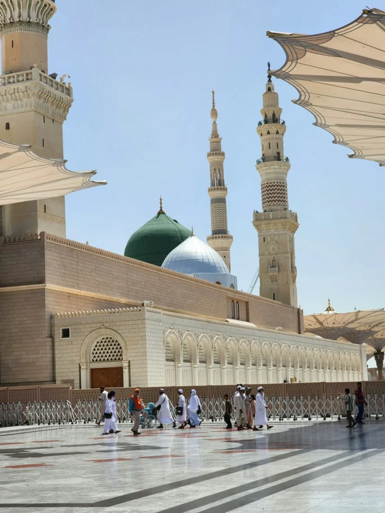 Embrace the Essence of Ziarat Medina with Hajj Umrah Taxi